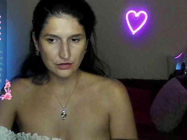 AliannaSoloKisses webcam