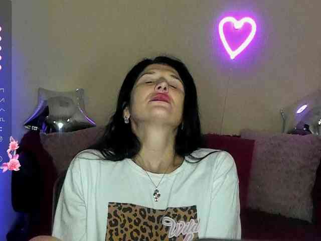AliannaSoloKisses webcam