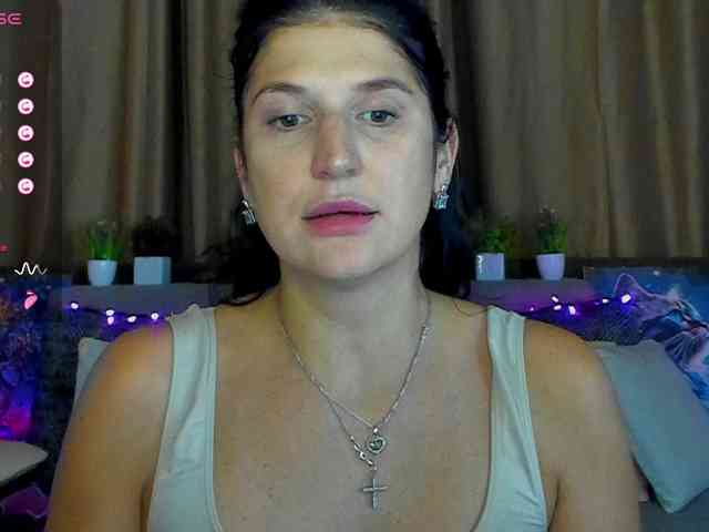 AliannaSoloKisses webcam