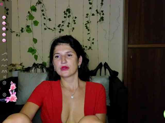 AliannaSoloKisses webcam