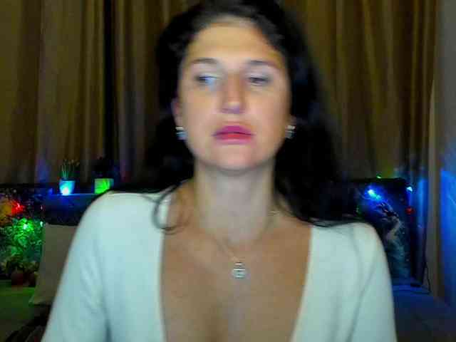 AliannaSoloKisses webcam