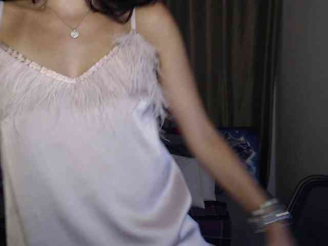 AliannaSoloKisses webcam