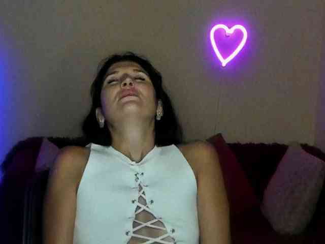 AliannaSoloKisses webcam