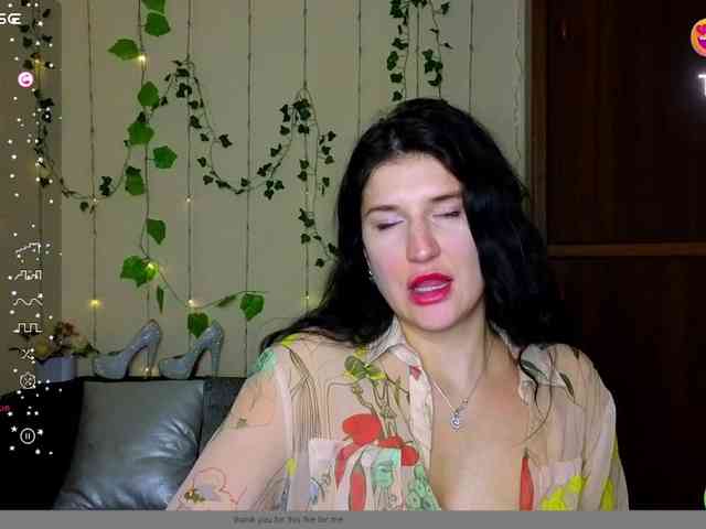 AliannaSoloKisses webcam