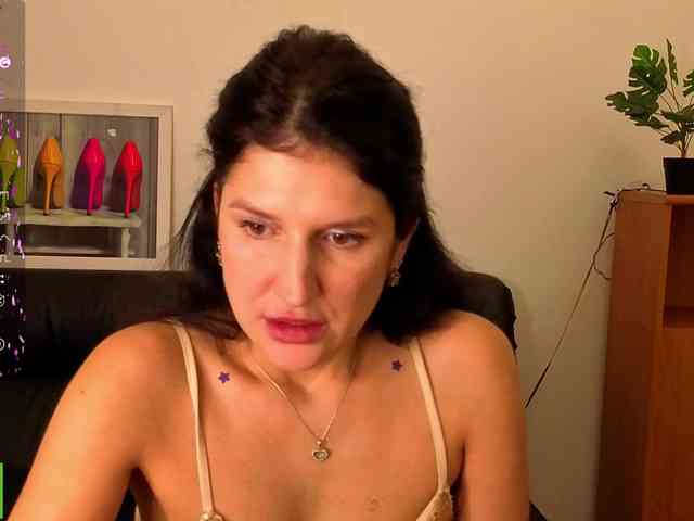 AliannaSoloKisses webcam