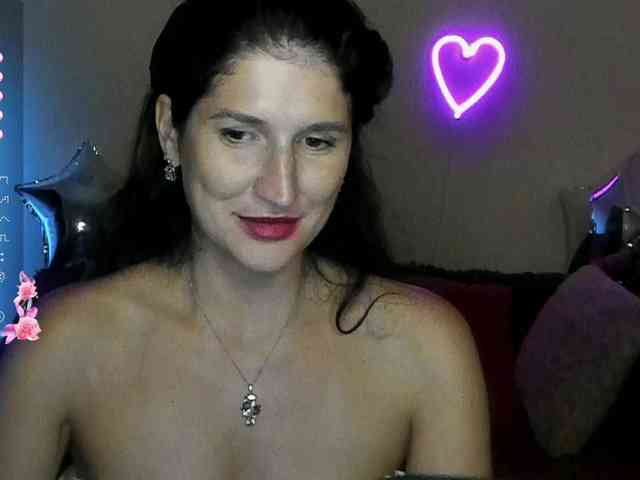 AliannaSoloKisses webcam