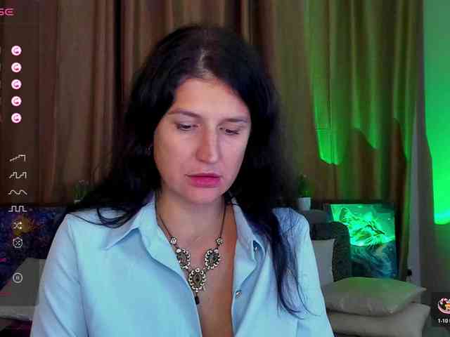 AliannaSoloKisses webcam