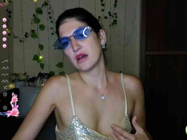 AliannaSoloKisses webcam