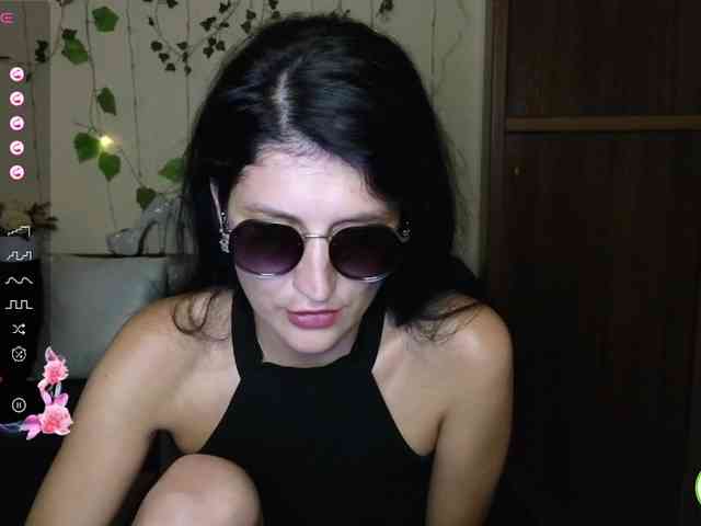 AliannaSoloKisses webcam