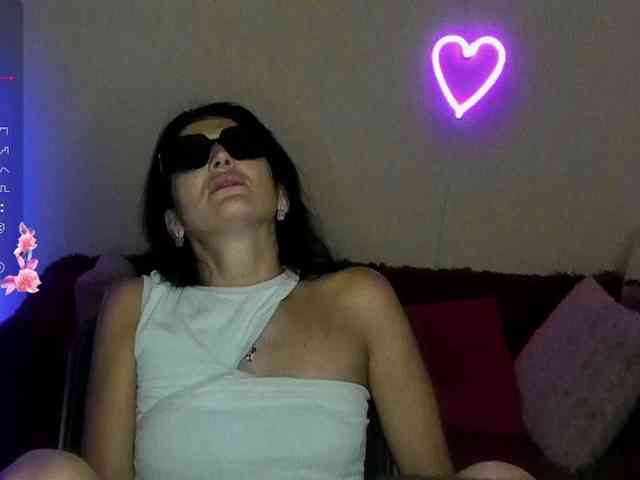AliannaSoloKisses webcam
