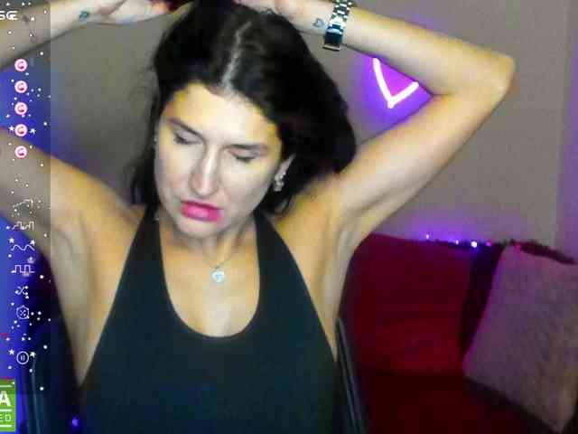 AliannaSoloKisses webcam