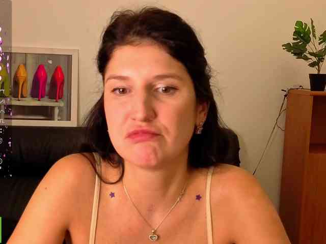 AliannaSoloKisses webcam