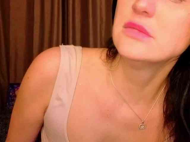 AliannaSoloKisses webcam