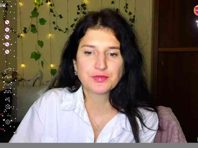 AliannaSoloKisses webcam