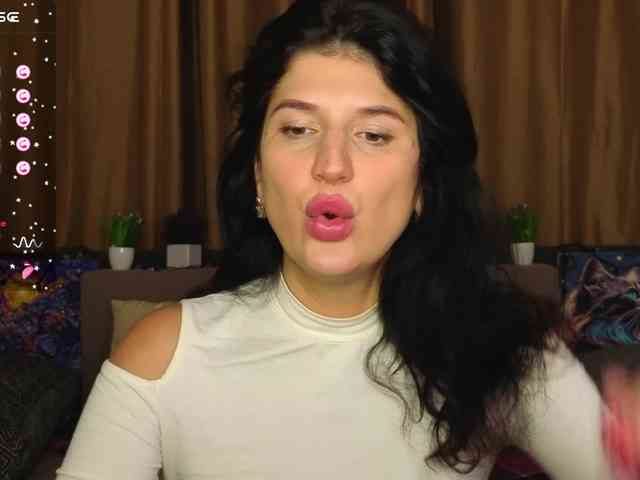 AliannaSoloKisses webcam