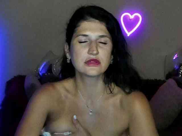 AliannaSoloKisses webcam