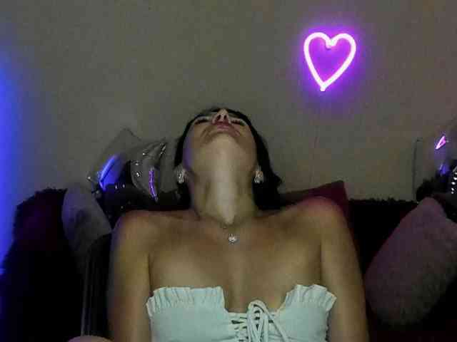AliannaSoloKisses webcam