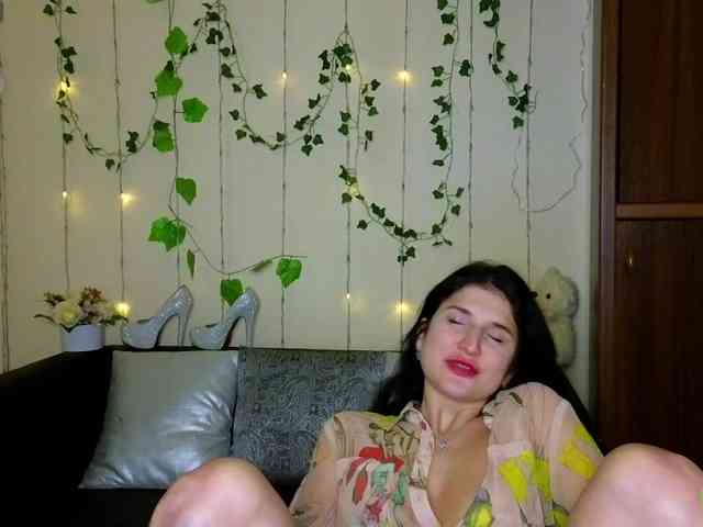 AliannaSoloKisses webcam