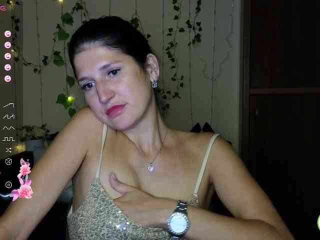 AliannaSoloKisses webcam