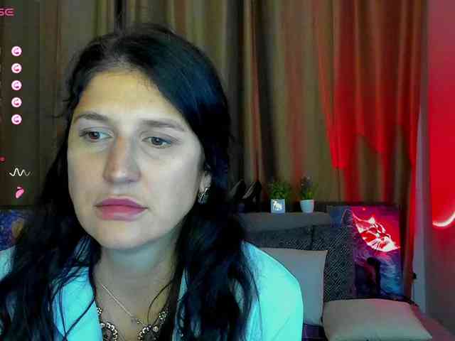 AliannaSoloKisses webcam