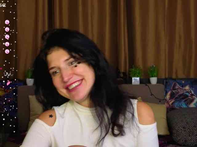 AliannaSoloKisses webcam