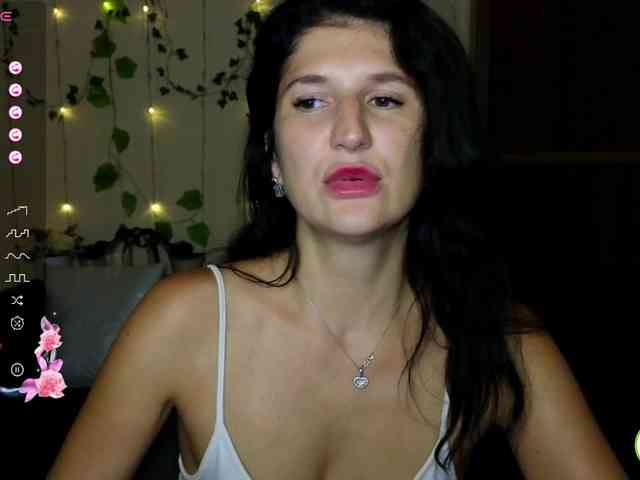 AliannaSoloKisses webcam