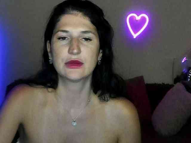 AliannaSoloKisses webcam