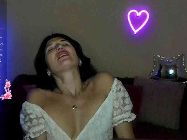 AliannaSoloKisses webcam