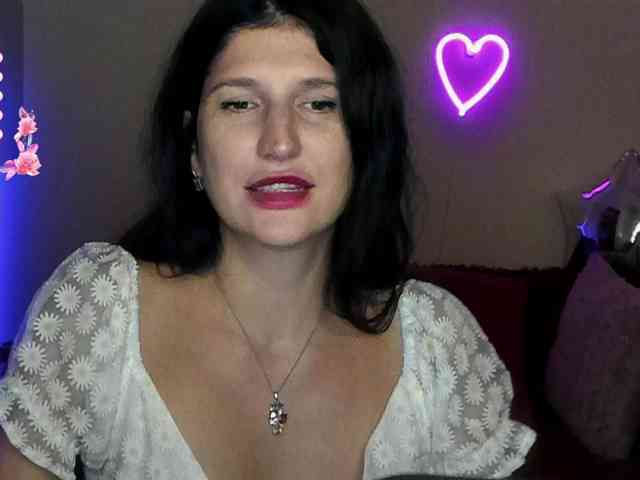 AliannaSoloKisses webcam