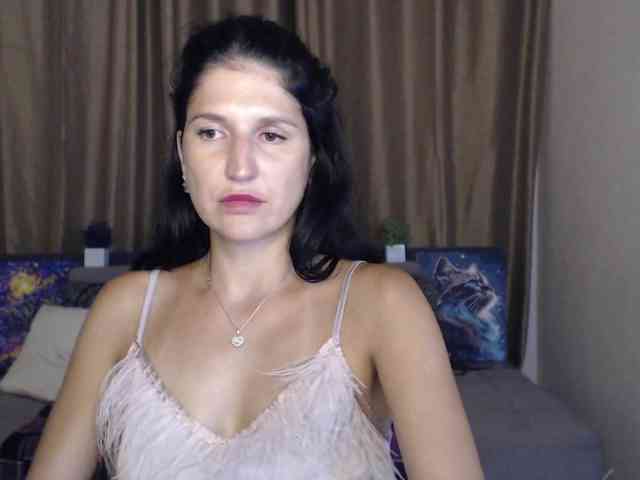 AliannaSoloKisses webcam