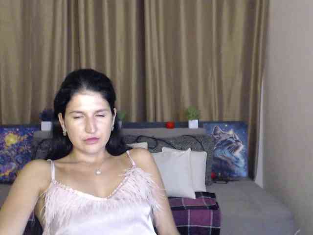 AliannaSoloKisses webcam