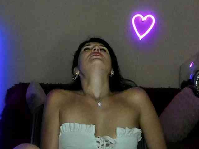 AliannaSoloKisses webcam
