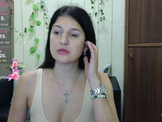 AliannaSoloKisses webcam