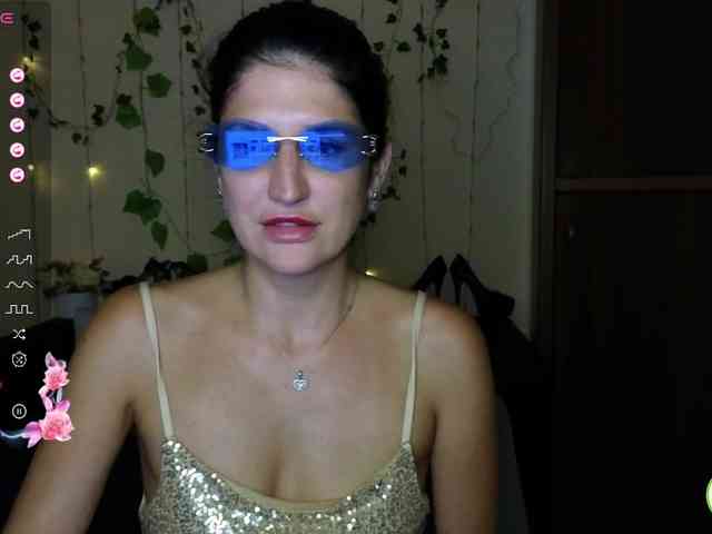 AliannaSoloKisses webcam
