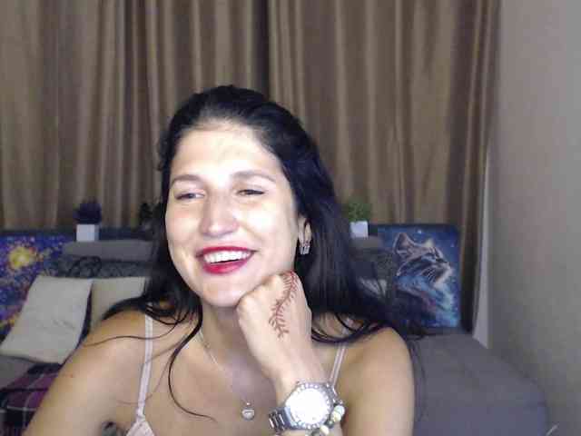 AliannaSoloKisses webcam
