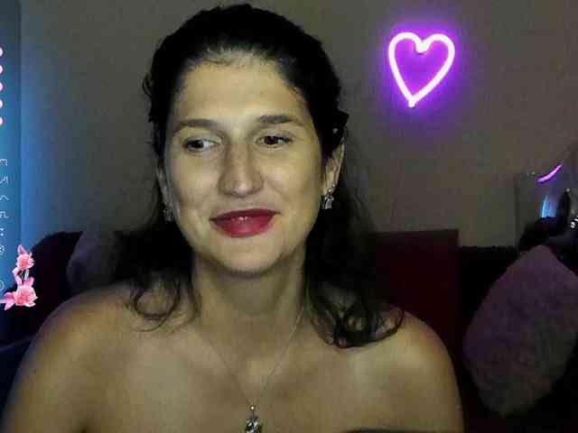 AliannaSoloKisses webcam