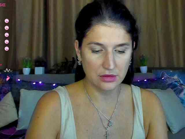 AliannaSoloKisses webcam