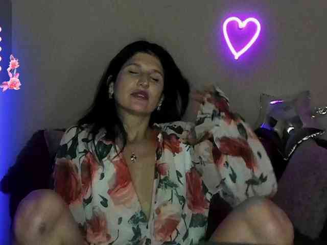 AliannaSoloKisses webcam