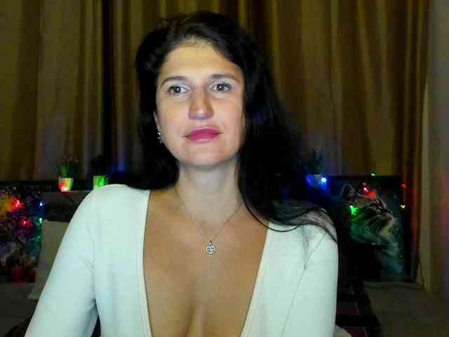 AliannaSoloKisses webcam