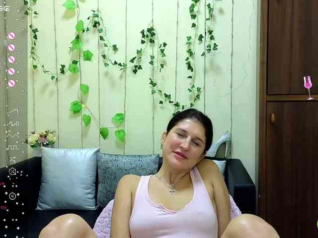 AliannaSoloKisses webcam