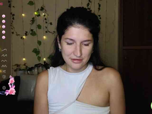 Shaved white, Shaved babes, Group chat for 40 tokens, Full privates for 90 ..., Ian 2