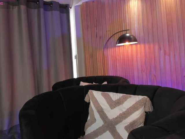 AllyJensen's BongaCams show and profile