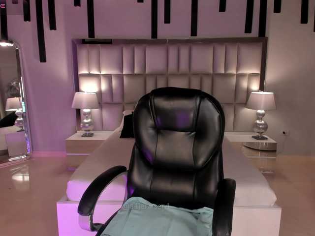 AllyJensen's BongaCams show and profile