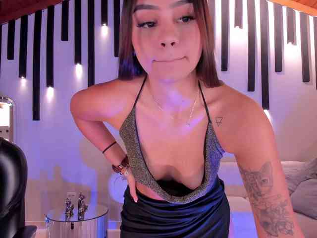 AllyJensen webcam