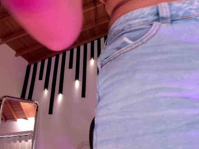 AllyJensen webcam