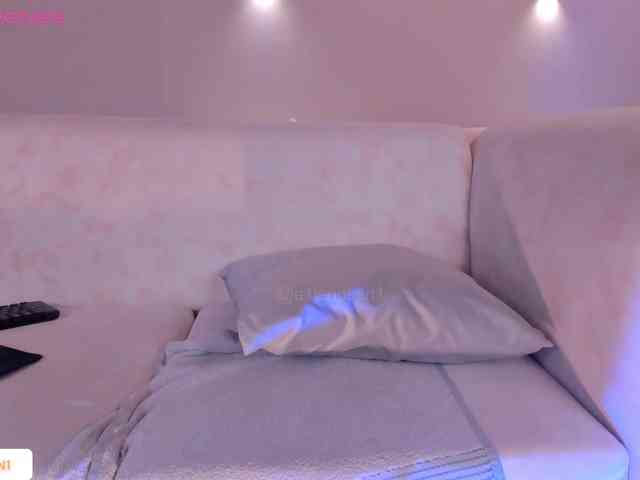 AllyJensen webcam
