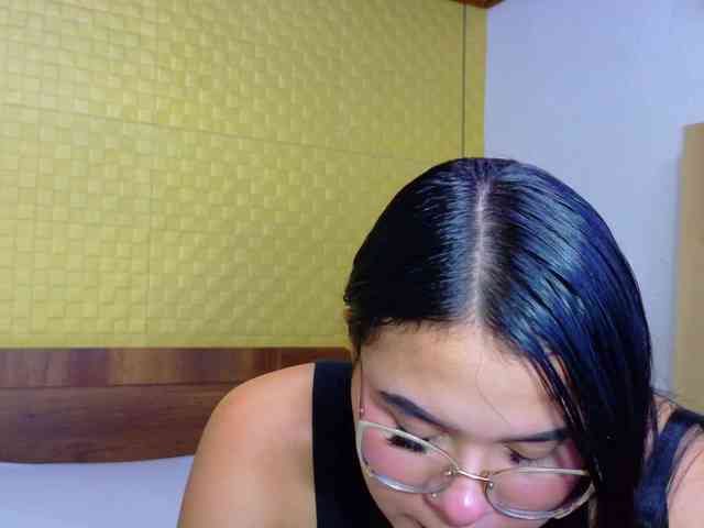 sweet-dani18 webcam