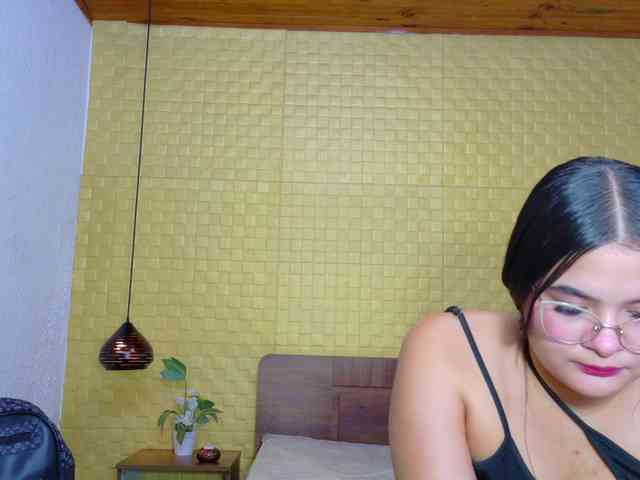 sweet-dani18 webcam