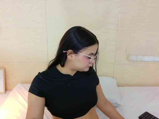 sweet-dani18 webcam