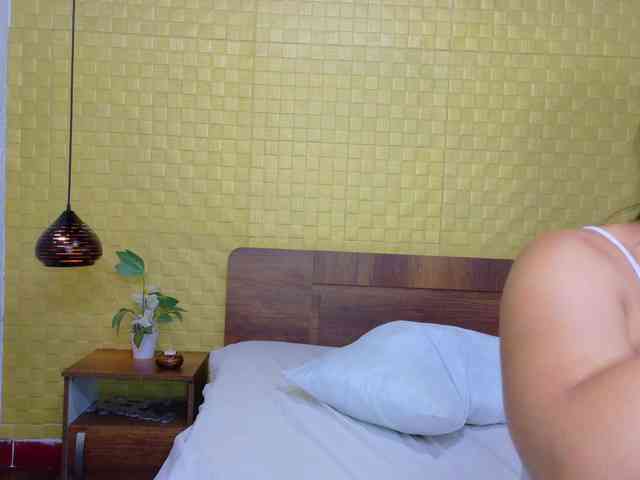 sweet-dani18 webcam